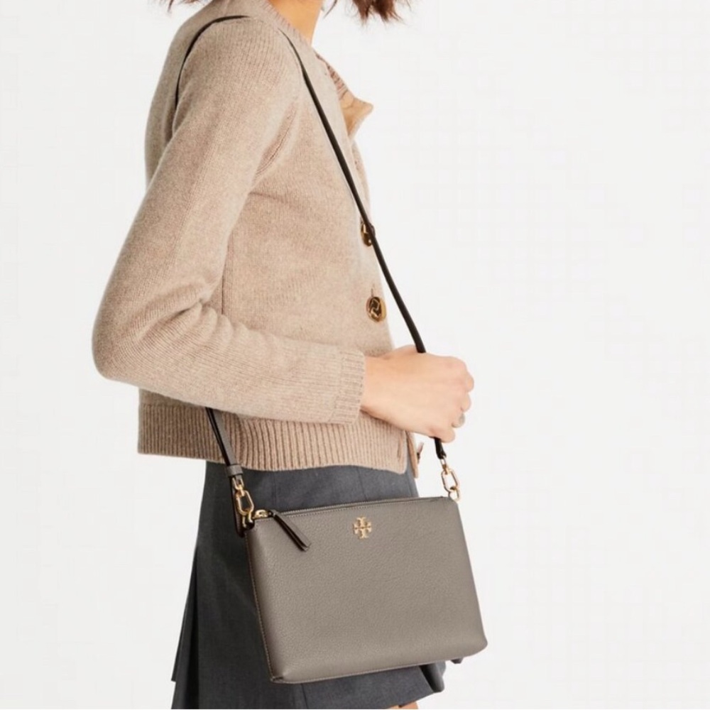 ✨Tory Burch Mercer Pebbled Zip Crossbody✨